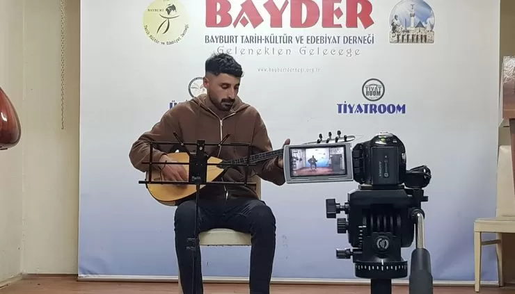 Esra Cebeci, ‘Türkiye'm şairi' amcası Dilaver Cebeci'yi anlattı 4 BAYDER Kultur Sohbetlerinde ‘Turkiyemin sairi Dilaver Cebeci anlatildi 2 1 – Bayburt Portalı