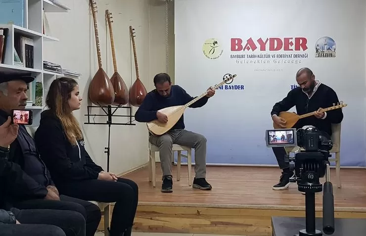 Esra Cebeci, ‘Türkiye'm şairi' amcası Dilaver Cebeci'yi anlattı 2 BAYDER Kultur Sohbetlerinde ‘Turkiyemin sairi Dilaver Cebeci anlatildi 3 1 – Bayburt Portalı