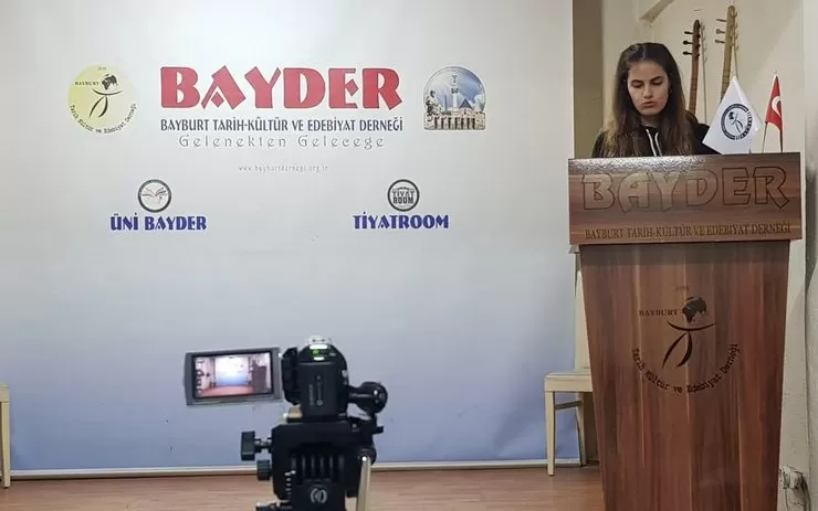 Esra Cebeci, ‘Türkiye'm şairi' amcası Dilaver Cebeci'yi anlattı 8 BAYDER Kultur Sohbetlerinde ‘Turkiyemin sairi Dilaver Cebeci anlatildi 7 1 – Bayburt Portalı