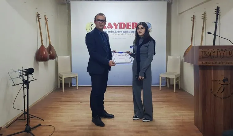 Lamiya İbrahimzade, Azerbaycanlı şair Resul Rıza'yı anlattı 1 Kultur Sohbetlerinde Azerbaycan Edebiyatinin onemli ismi Resul Riza anlatildi 11 – BAYDER