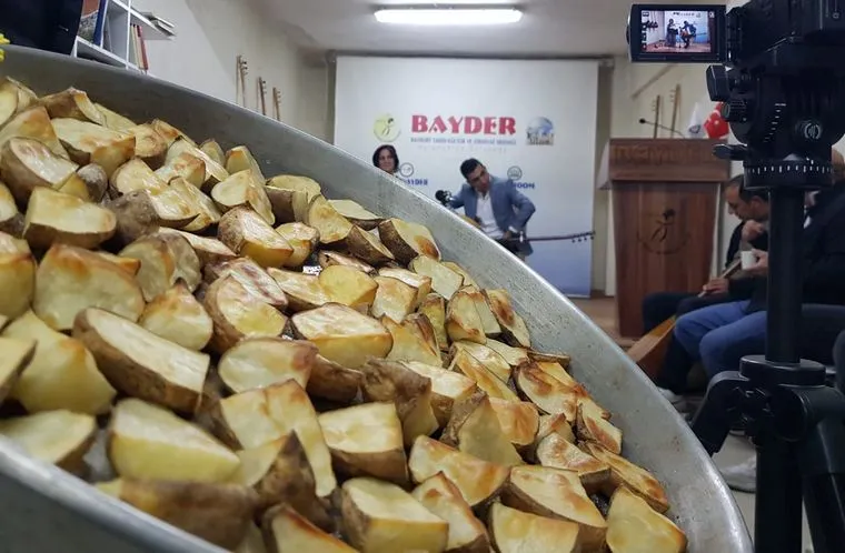 Lamiya İbrahimzade, Azerbaycanlı şair Resul Rıza'yı anlattı 8 Kultur Sohbetlerinde Azerbaycan Edebiyatinin onemli ismi Resul Riza anlatildi 4 – BAYDER